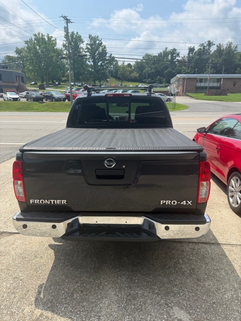 2014 GRAY NISSAN FRONTIER S (1N6AD0EVXEN) with an 4.0L engine, Automatic transmission, located at 3338 US Rt. 60 East, Huntington, WV, 25705, (304) 733-9888, 38.411072, -82.379471- Photo#4
