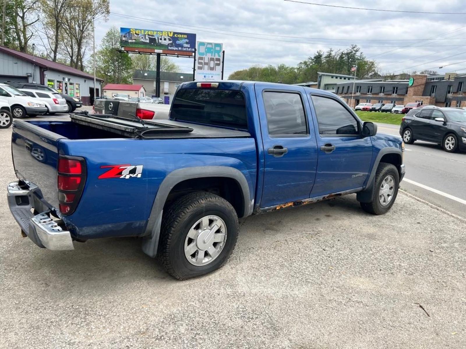 2005 BLUE CHEVROLET COLORADO Z71 (1GCDT136258) with an 3.5L engine, 5-Speed Manual transmission, located at 3338 US Rt. 60 East, Huntington, WV, 25705, (304) 733-9888, 38.411072, -82.379471 - Photo #1