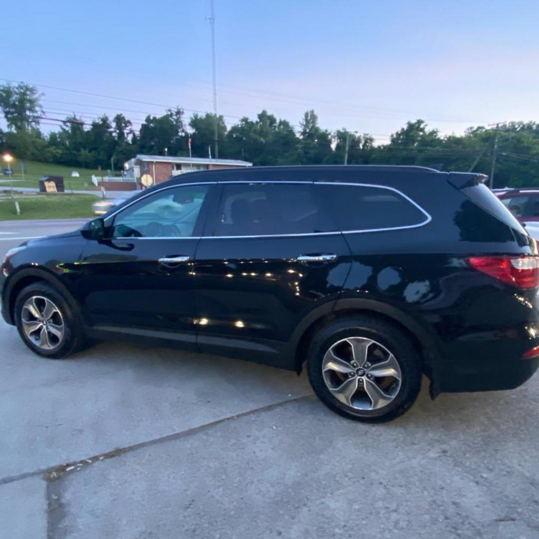 2016 GRAY HYUNDAI SANTA FE SE (KM8SMDHF4GU) with an 3.3L engine, Automatic transmission, located at 3338 US Rt. 60 East, Huntington, WV, 25705, (304) 733-9888, 38.411072, -82.379471 - Photo#3