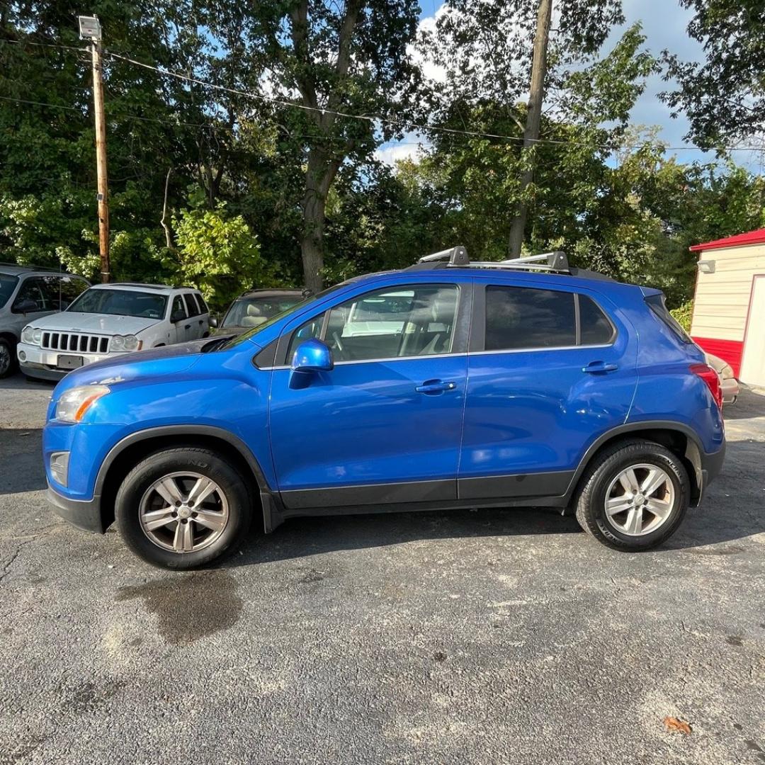 2015 BLUE CHEVROLET TRAX 1LT (KL7CJRSB5FB) with an 1.4L engine, Automatic transmission, located at 3338 US Rt. 60 East, Huntington, WV, 25705, (304) 733-9888, 38.411072, -82.379471- Photo#4
