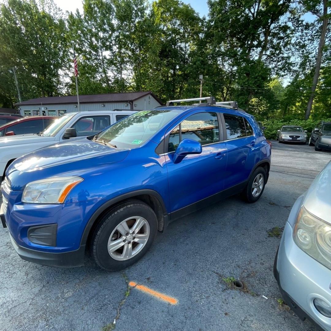 2015 BLUE CHEVROLET TRAX 1LT (KL7CJRSB5FB) with an 1.4L engine, Automatic transmission, located at 3338 US Rt. 60 East, Huntington, WV, 25705, (304) 733-9888, 38.411072, -82.379471- Photo#6