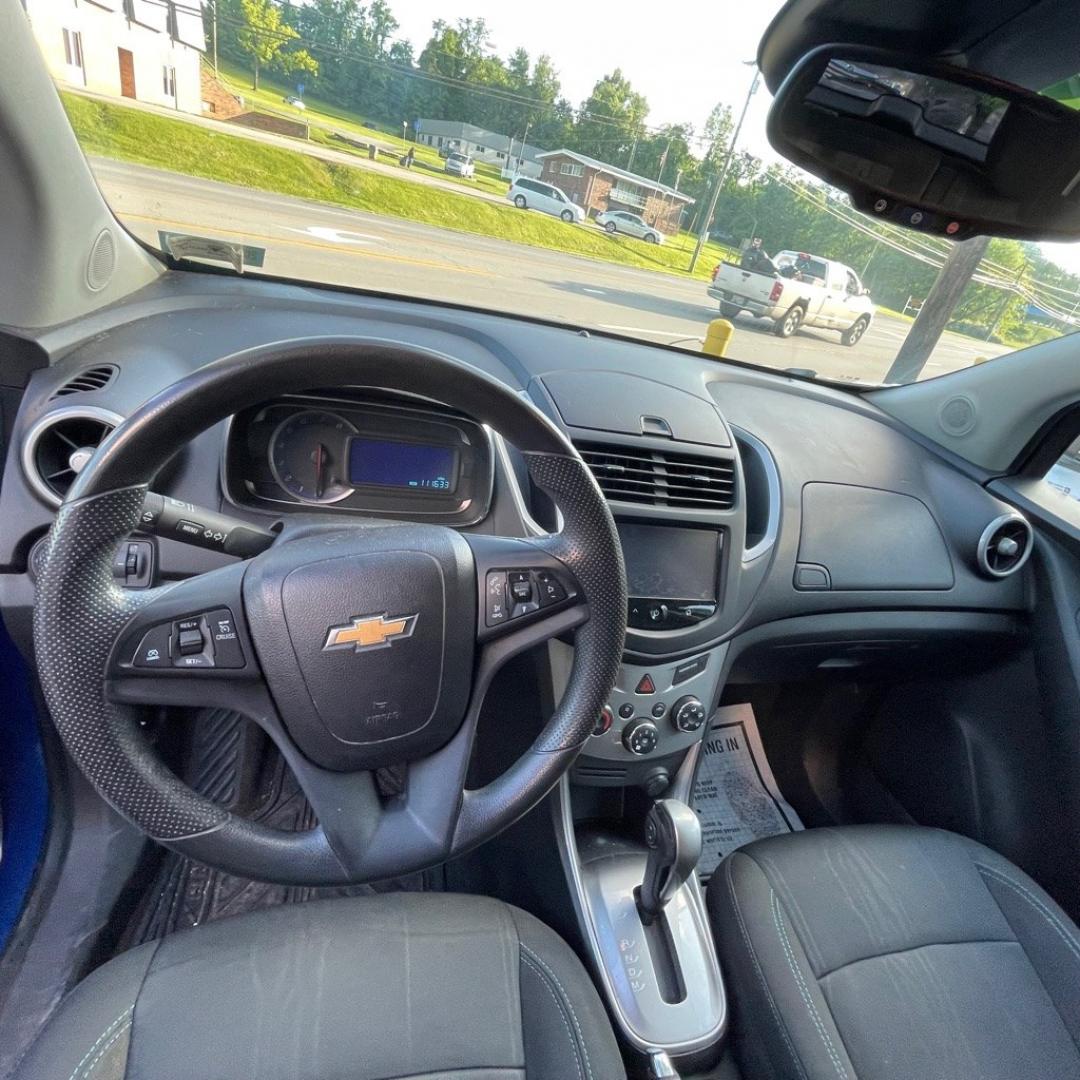 2015 BLUE CHEVROLET TRAX 1LT (KL7CJRSB5FB) with an 1.4L engine, Automatic transmission, located at 3338 US Rt. 60 East, Huntington, WV, 25705, (304) 733-9888, 38.411072, -82.379471- Photo#8