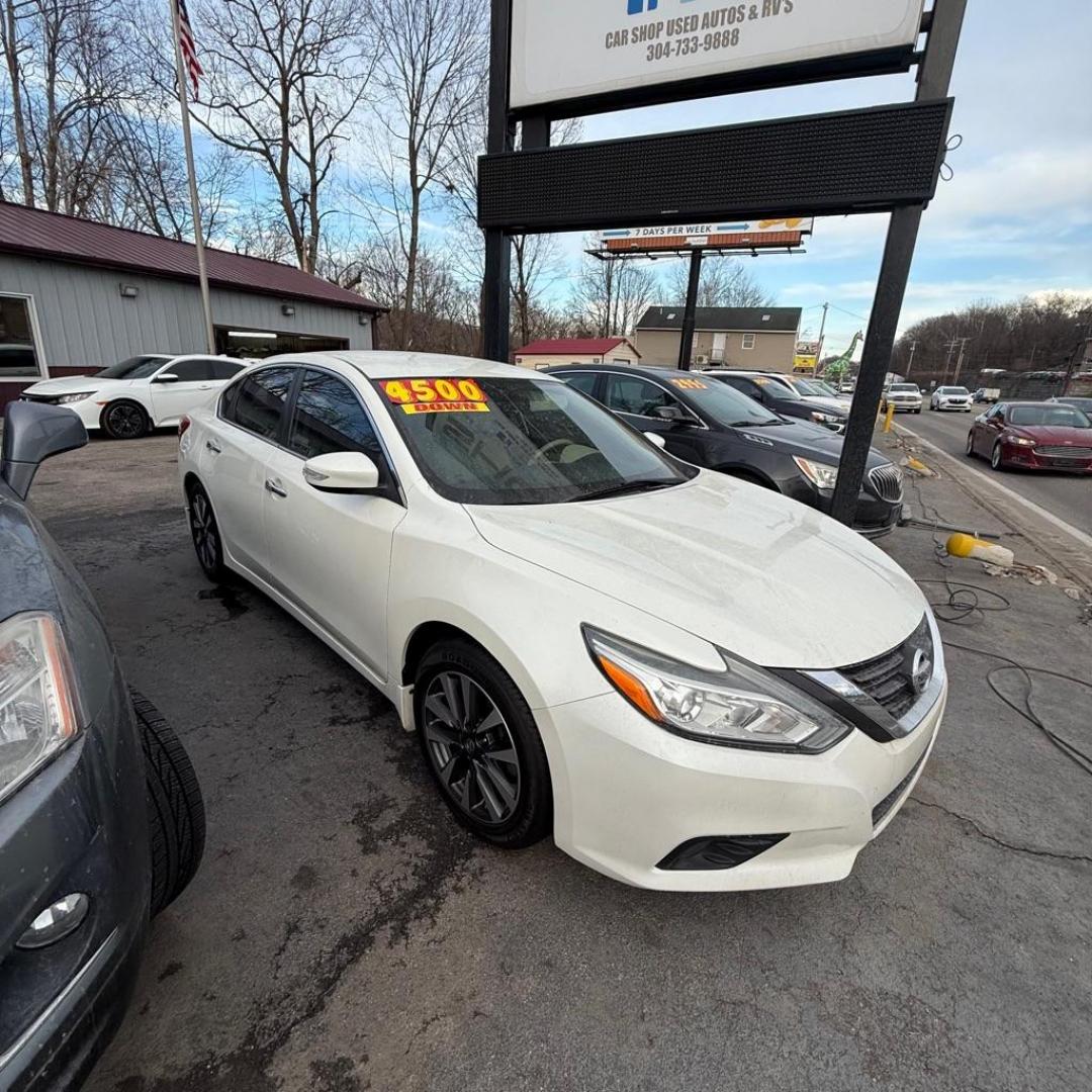 2016 WHITE NISSAN ALTIMA 2.5 SL (1N4AL3AP8GC) with an 2.5L engine, Continuously Variable transmission, located at 3338 US Rt. 60 East, Huntington, WV, 25705, (304) 733-9888, 38.411072, -82.379471 - Photo#2