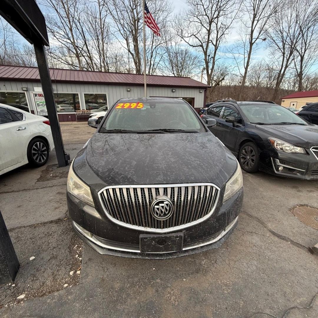 2015 GRAY BUICK LACROSSE LEATHER (1G4GB5G39FF) with an 3.6L engine, Automatic transmission, located at 3338 US Rt. 60 East, Huntington, WV, 25705, (304) 733-9888, 38.411072, -82.379471- Photo#0
