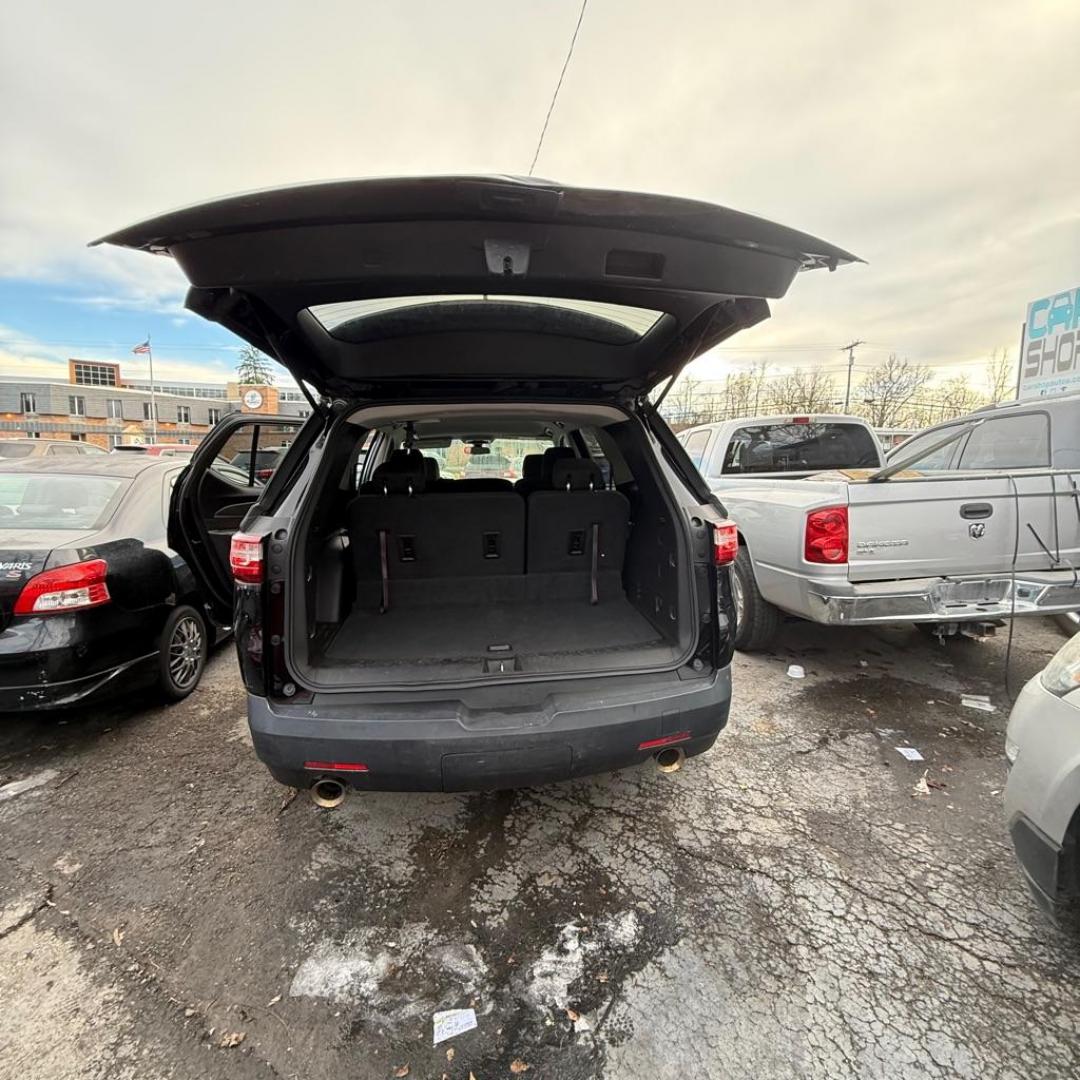 2019 BLACK CHEVROLET TRAVERSE LS (1GNERFKW7KJ) with an 3.6L engine, Automatic transmission, located at 3338 US Rt. 60 East, Huntington, WV, 25705, (304) 733-9888, 38.411072, -82.379471 - Photo#4
