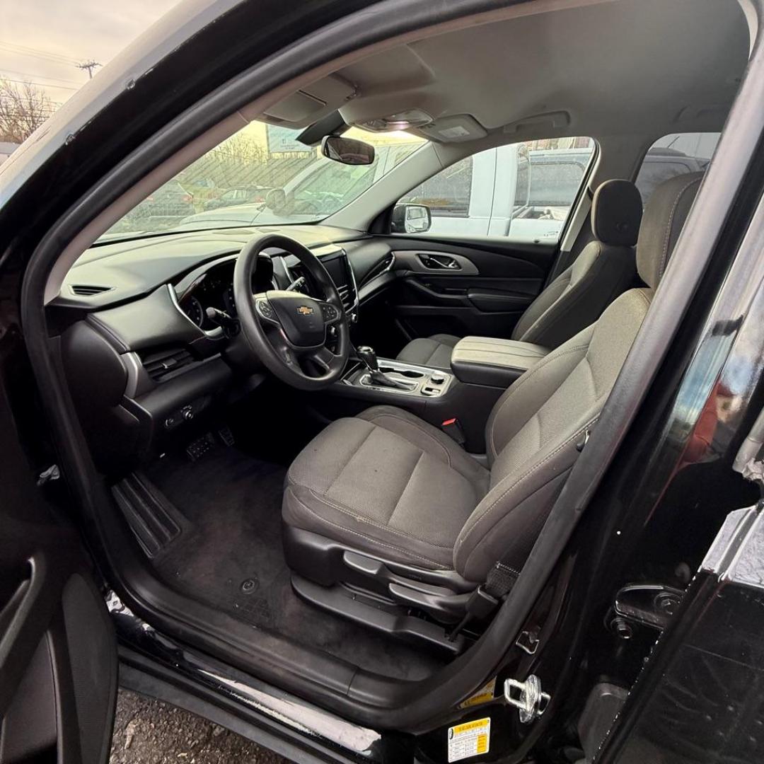 2019 BLACK CHEVROLET TRAVERSE LS (1GNERFKW7KJ) with an 3.6L engine, Automatic transmission, located at 3338 US Rt. 60 East, Huntington, WV, 25705, (304) 733-9888, 38.411072, -82.379471 - Photo#5