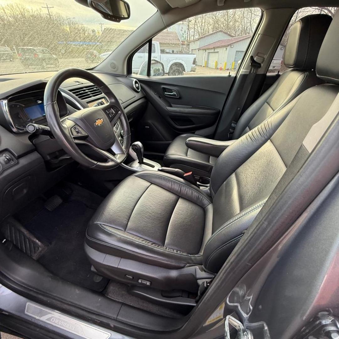 2015 GRAY CHEVROLET TRAX LTZ (KL7CJTSB1FB) with an 1.4L engine, Automatic transmission, located at 3338 US Rt. 60 East, Huntington, WV, 25705, (304) 733-9888, 38.411072, -82.379471 - Photo#4