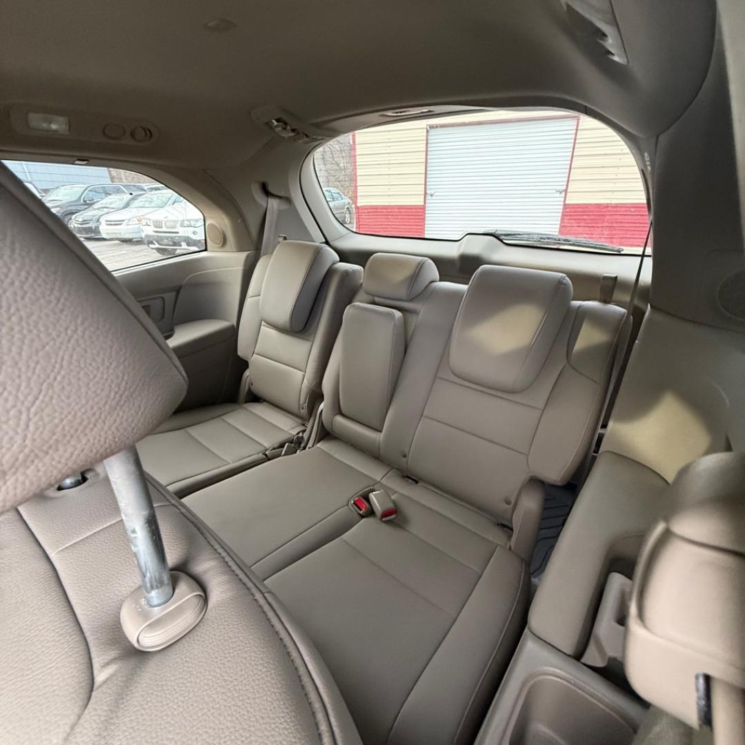 2013 BURGAN HONDA ODYSSEY TOURING (5FNRL5H9XDB) with an 3.5L engine, Automatic transmission, located at 3338 US Rt. 60 East, Huntington, WV, 25705, (304) 733-9888, 38.411072, -82.379471- Photo#9