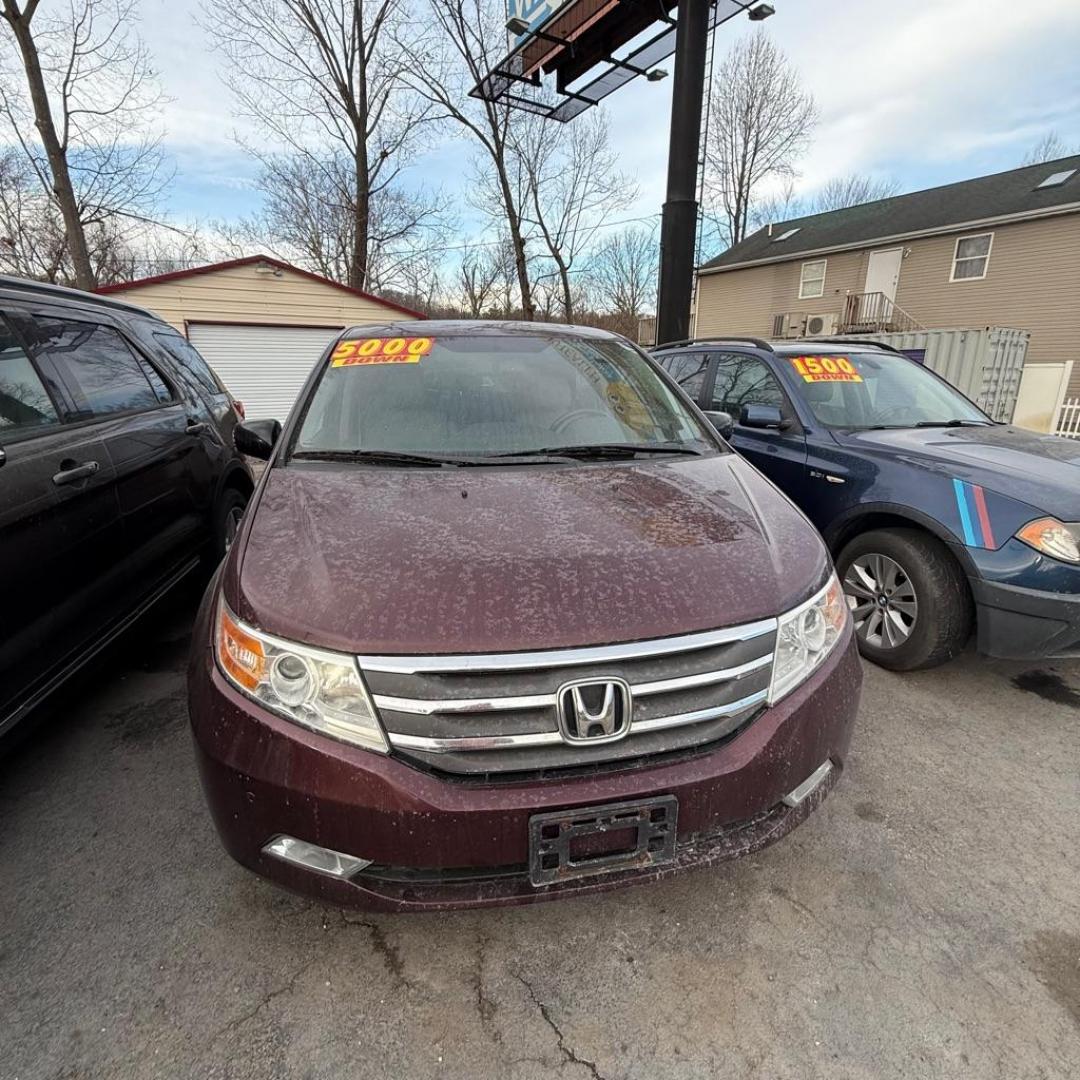 2013 BURGAN HONDA ODYSSEY TOURING (5FNRL5H9XDB) with an 3.5L engine, Automatic transmission, located at 3338 US Rt. 60 East, Huntington, WV, 25705, (304) 733-9888, 38.411072, -82.379471 - Photo#0