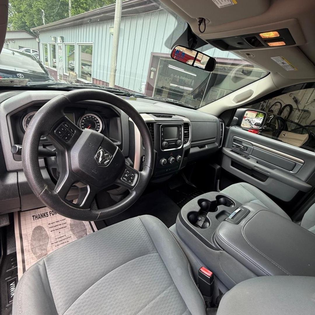 2017 GRAY RAM 1500 SLT (1C6RR7GG7HS) with an 3.6L engine, Automatic transmission, located at 3338 US Rt. 60 East, Huntington, WV, 25705, (304) 733-9888, 38.411072, -82.379471 - Photo#6