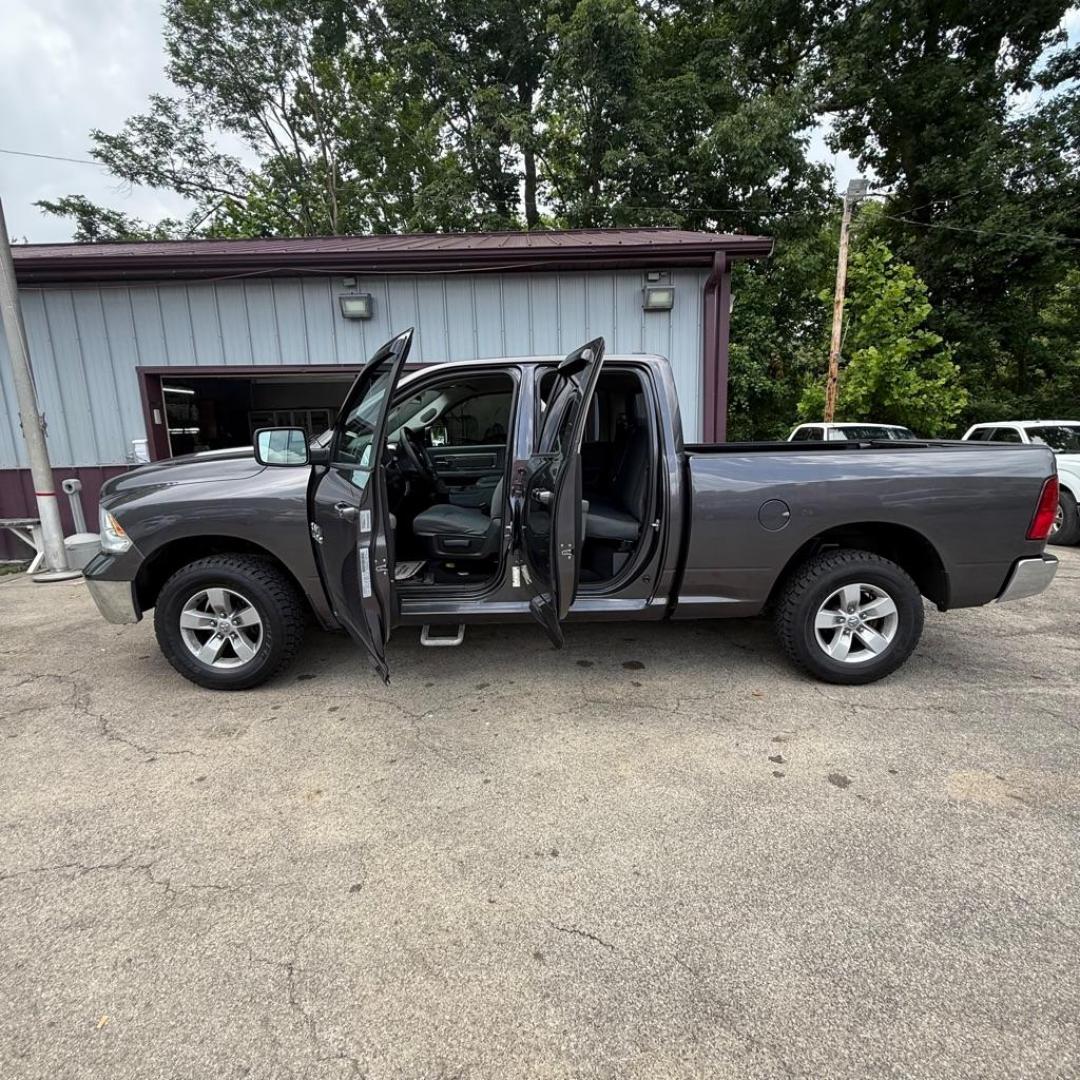 2017 GRAY RAM 1500 SLT (1C6RR7GG7HS) with an 3.6L engine, Automatic transmission, located at 3338 US Rt. 60 East, Huntington, WV, 25705, (304) 733-9888, 38.411072, -82.379471 - Photo#9