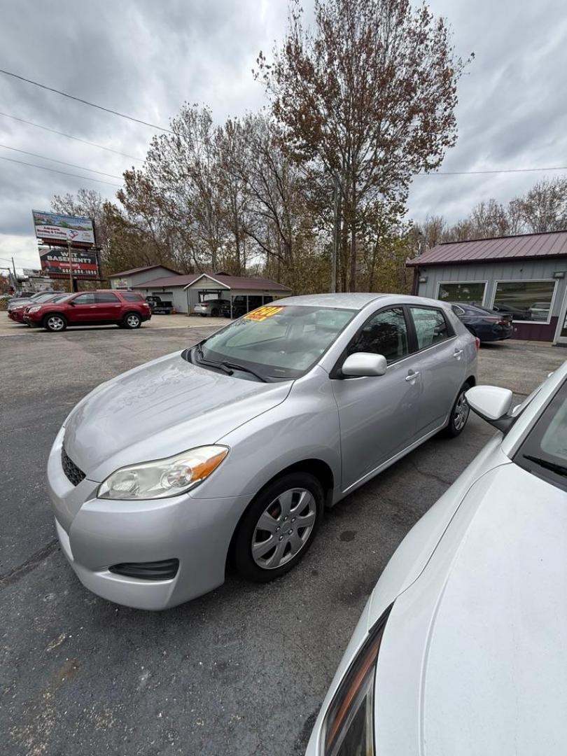 2010 SILVER TOYOTA COROLLA MATRIX (2T1KU4EE7AC) with an 1.8L engine, Automatic transmission, located at 3338 US Rt. 60 East, Huntington, WV, 25705, (304) 733-9888, 38.411072, -82.379471 - Photo#3