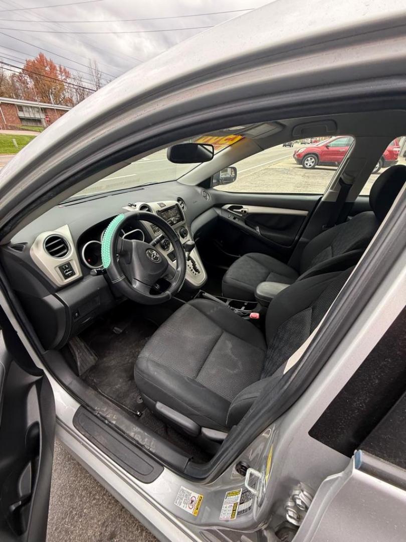 2010 SILVER TOYOTA COROLLA MATRIX (2T1KU4EE7AC) with an 1.8L engine, Automatic transmission, located at 3338 US Rt. 60 East, Huntington, WV, 25705, (304) 733-9888, 38.411072, -82.379471 - Photo#4