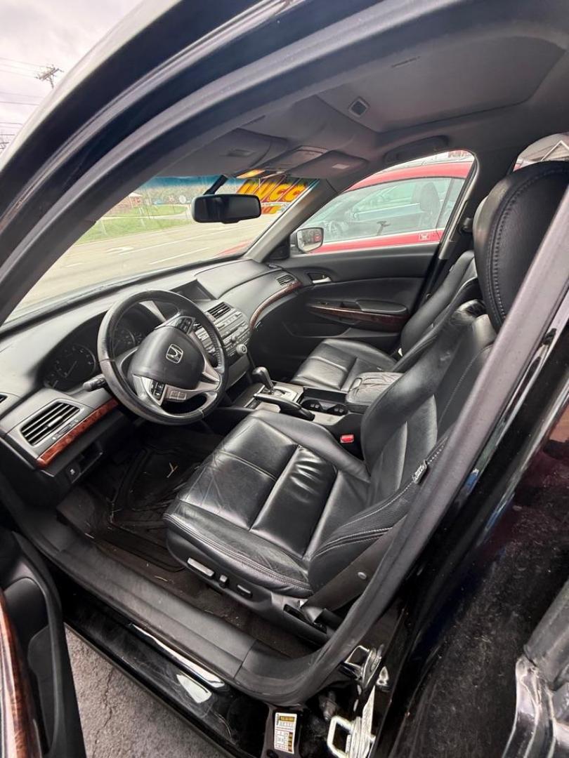 2010 BLACK HONDA ACCORD CROSSTOU EXL (5J6TF1H51AL) with an 3.5L engine, Automatic transmission, located at 3338 US Rt. 60 East, Huntington, WV, 25705, (304) 733-9888, 38.411072, -82.379471 - Photo#4