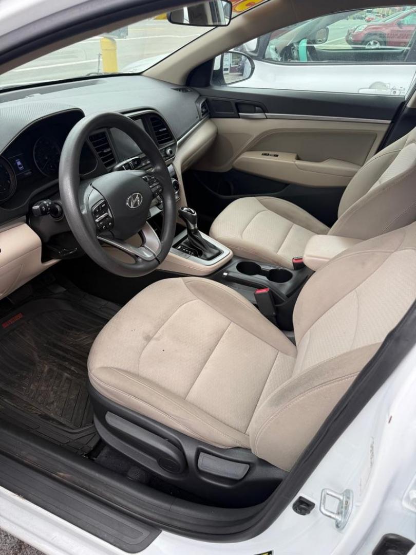 2019 WHITE HYUNDAI ELANTRA SEL (5NPD84LFXKH) with an 2.0L engine, Automatic transmission, located at 3338 US Rt. 60 East, Huntington, WV, 25705, (304) 733-9888, 38.411072, -82.379471 - Photo#4