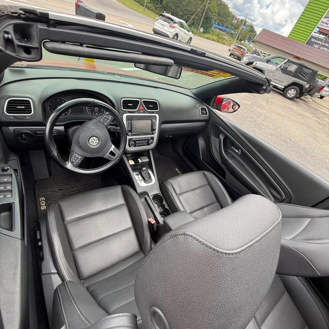 2010 RED VOLKSWAGEN EOS KOMFORT (WVWBA7AH3AV) with an 2.0L engine, Automatic transmission, located at 3338 US Rt. 60 East, Huntington, WV, 25705, (304) 733-9888, 38.411072, -82.379471 - Photo#4