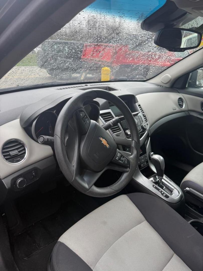 2014 BLACK CHEVROLET CRUZE LS (1G1PA5SH0E7) with an 1.8L engine, Automatic transmission, located at 3338 US Rt. 60 East, Huntington, WV, 25705, (304) 733-9888, 38.411072, -82.379471 - Photo#5
