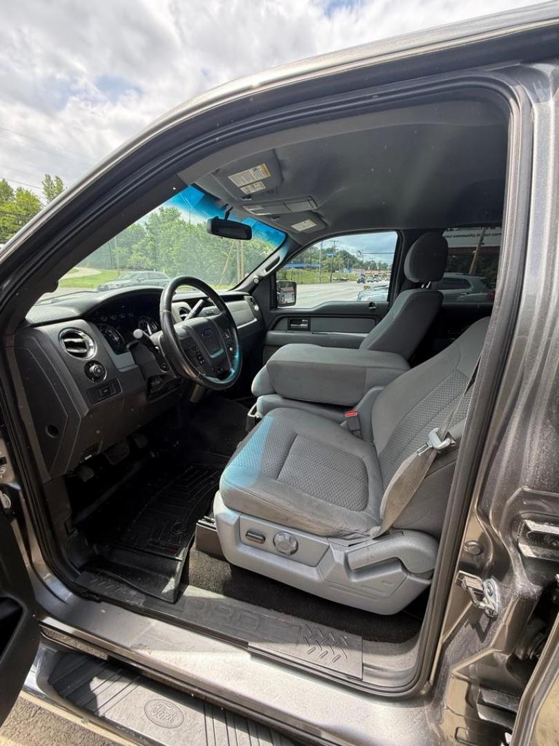 2012 GRAY FORD F150 SUPERCREW (1FTFW1CF4CF) with an 5.0L engine, Automatic transmission, located at 3338 US Rt. 60 East, Huntington, WV, 25705, (304) 733-9888, 38.411072, -82.379471 - Photo#4