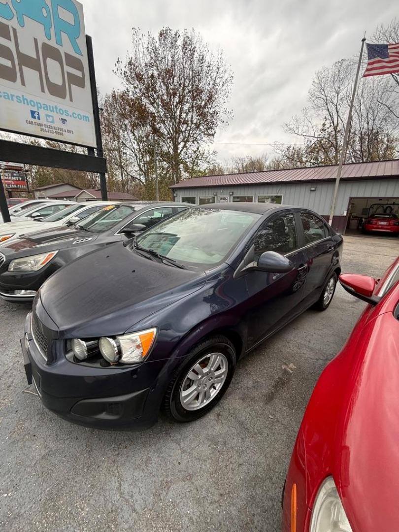 2015 BLUE CHEVROLET SONIC LT (1G1JC5SH5F4) with an 1.8L engine, Automatic transmission, located at 3338 US Rt. 60 East, Huntington, WV, 25705, (304) 733-9888, 38.411072, -82.379471 - Photo#2