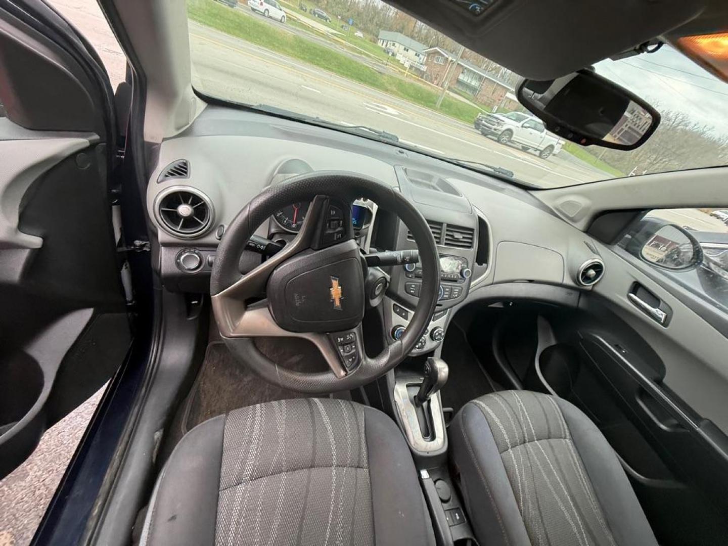 2015 BLUE CHEVROLET SONIC LT (1G1JC5SH5F4) with an 1.8L engine, Automatic transmission, located at 3338 US Rt. 60 East, Huntington, WV, 25705, (304) 733-9888, 38.411072, -82.379471 - Photo#5